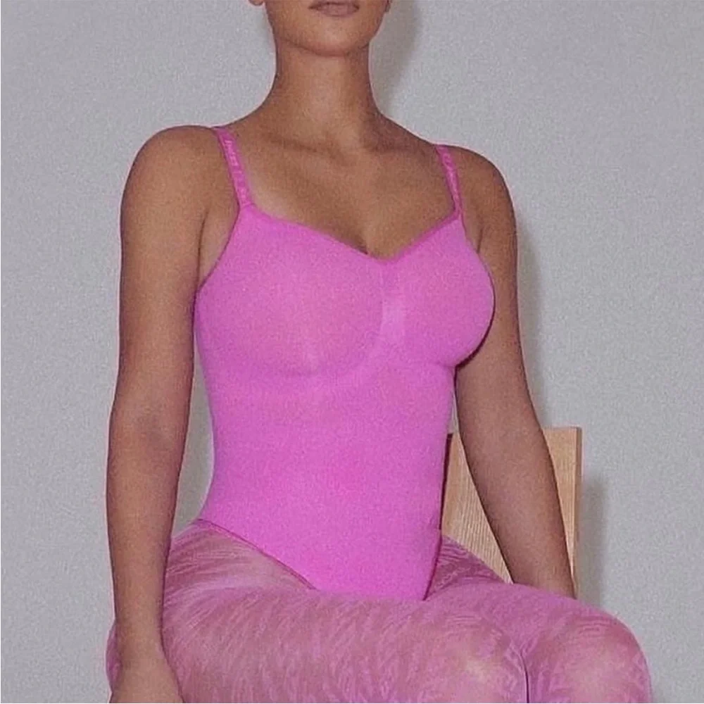 NEW Skims seamless sculpt brief bodysuit - Picture 5 of 11